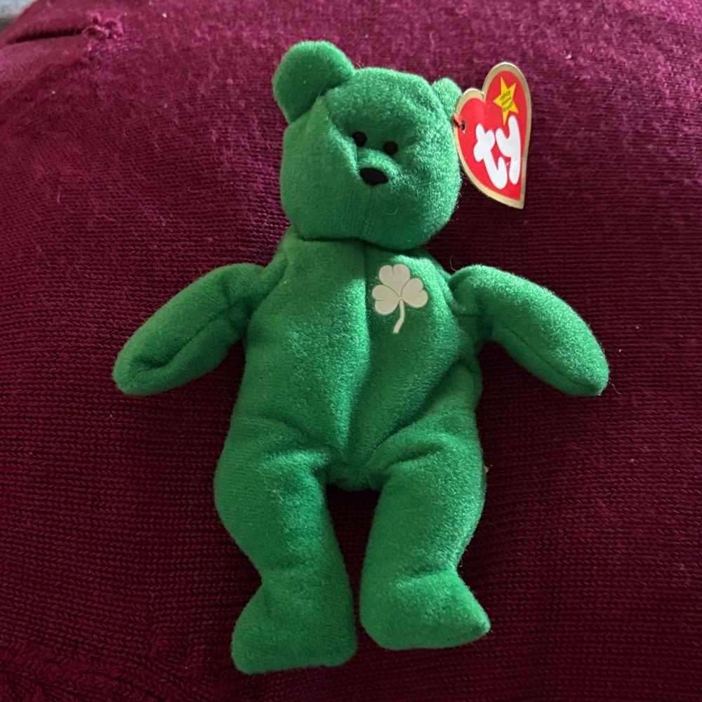 Ty “Teanie Beanie” Erin.    Old stock not used.